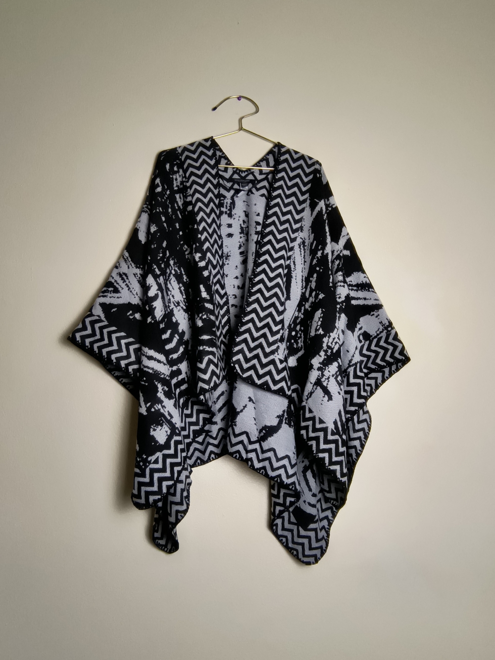 Marc New York OS Black & White Geometric Knit Poncho